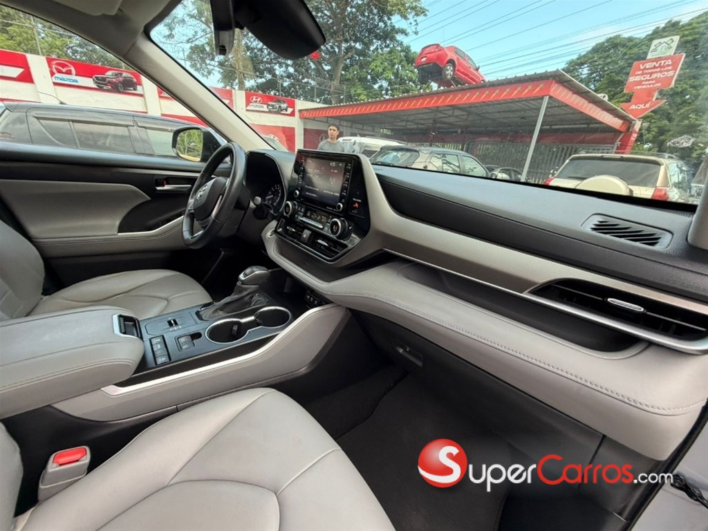 2020 Toyota Highlander XLE — foto 8 / 12