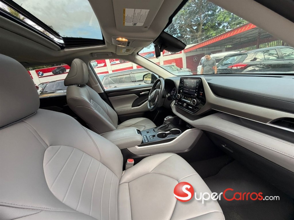 2020 Toyota Highlander XLE — foto 9 / 12