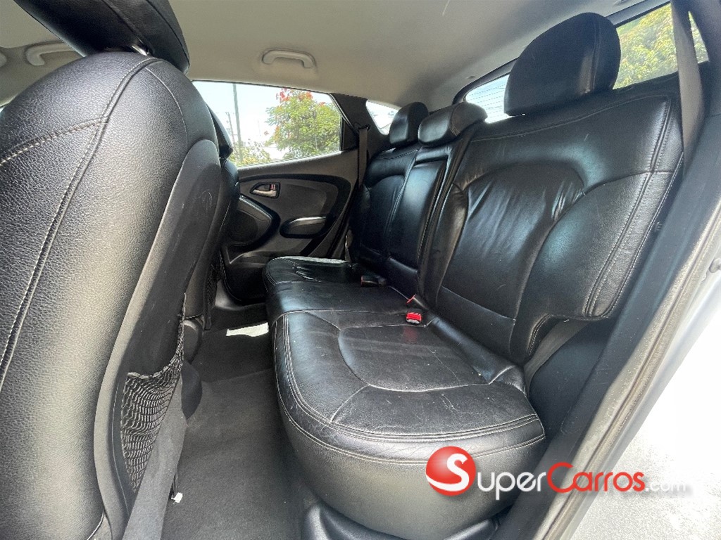 2011 Hyundai Tucson — foto 8 / 12