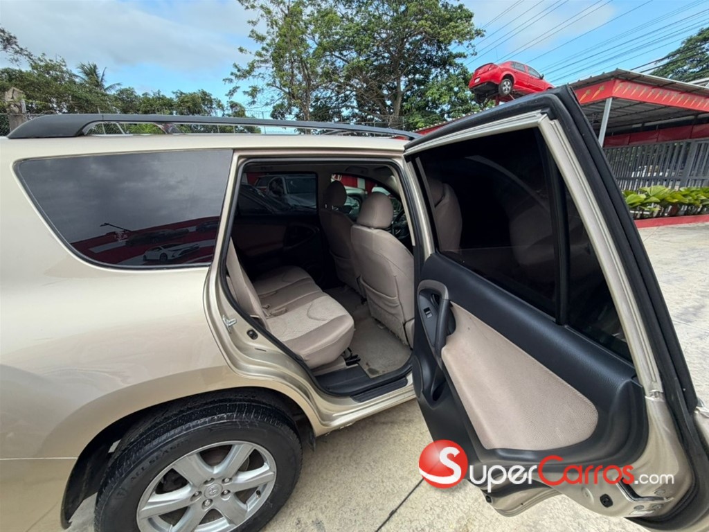 2006 Toyota RAV4 — foto 7 / 9