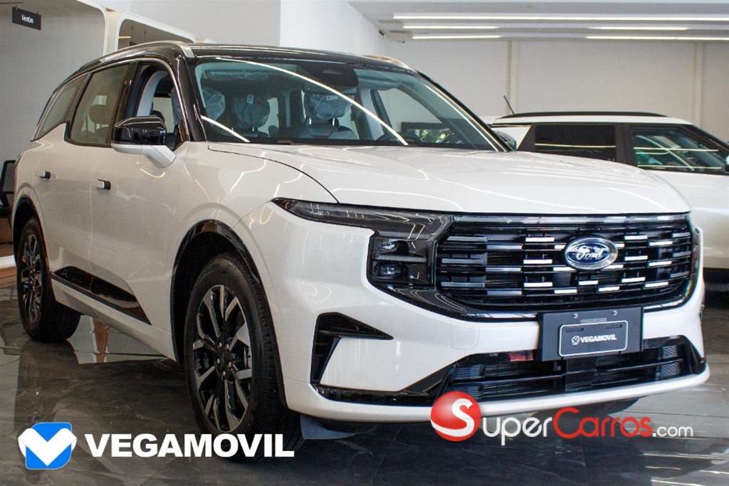 2026 Ford EDGE Titanium — foto 2 / 12