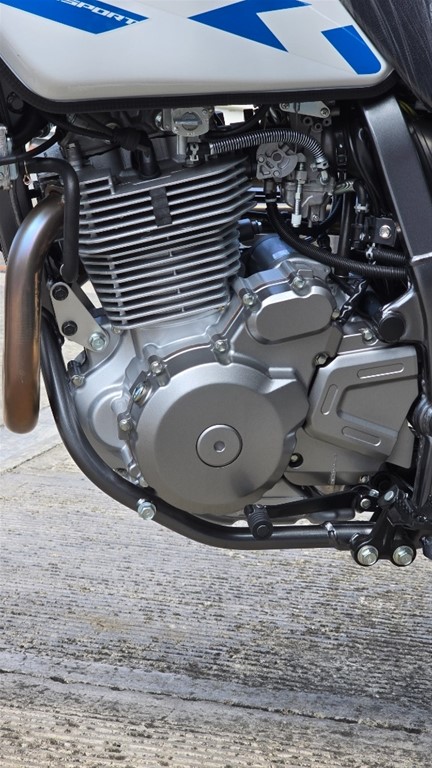2026 Suzuki DR 650 Dual Sport — foto 6 / 12