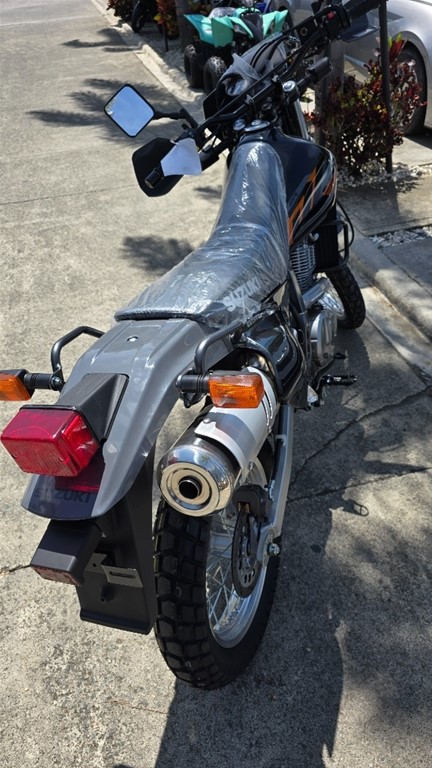 2026 Suzuki DR 650 Dual Sport — foto 12 / 12