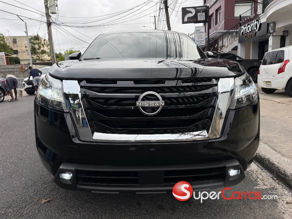 2022 Nissan Pathfinder — foto 2 / 10