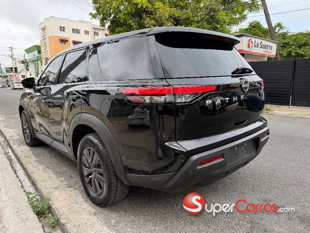 2022 Nissan Pathfinder — foto 4 / 10