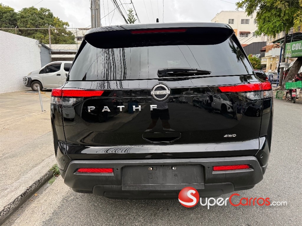 2022 Nissan Pathfinder — foto 5 / 10
