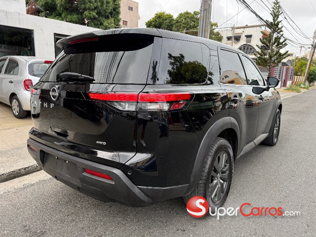 2022 Nissan Pathfinder — foto 6 / 10
