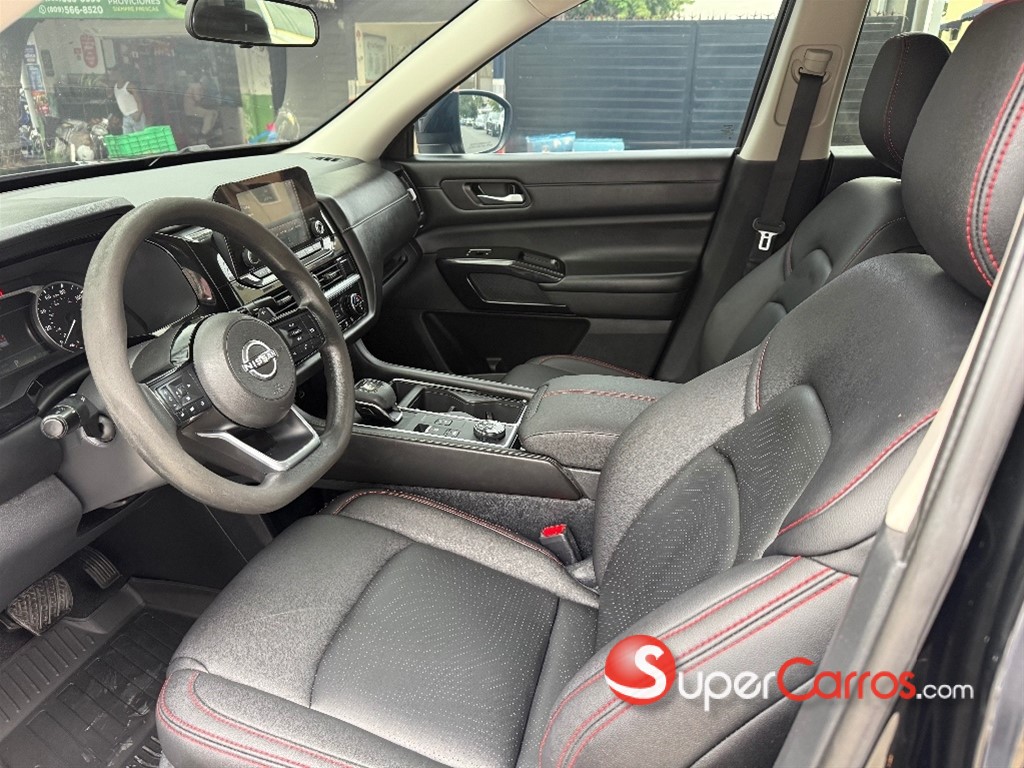 2022 Nissan Pathfinder — foto 9 / 10