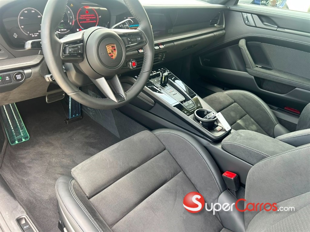 2026 Porsche 911 Carrera GTS — foto 6 / 11
