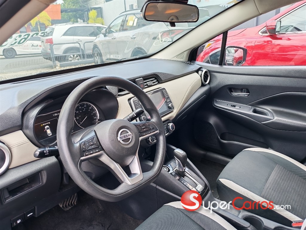 2020 Nissan Versa SV — foto 2 / 7