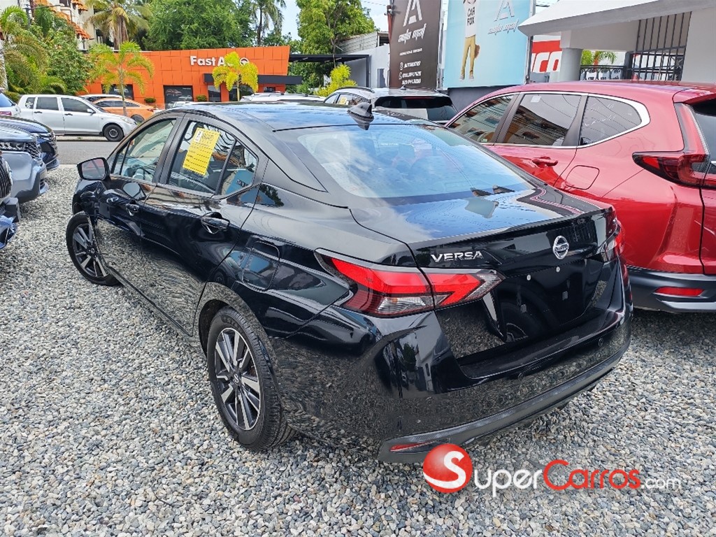 2020 Nissan Versa SV — foto 4 / 7