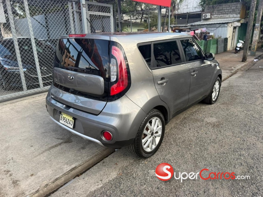 2017 Kia Soul Plus — foto 5 / 10
