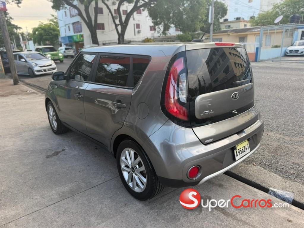 2017 Kia Soul Plus — foto 6 / 10