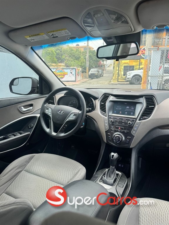2018 Hyundai Grand Santa Fe — foto 7 / 10
