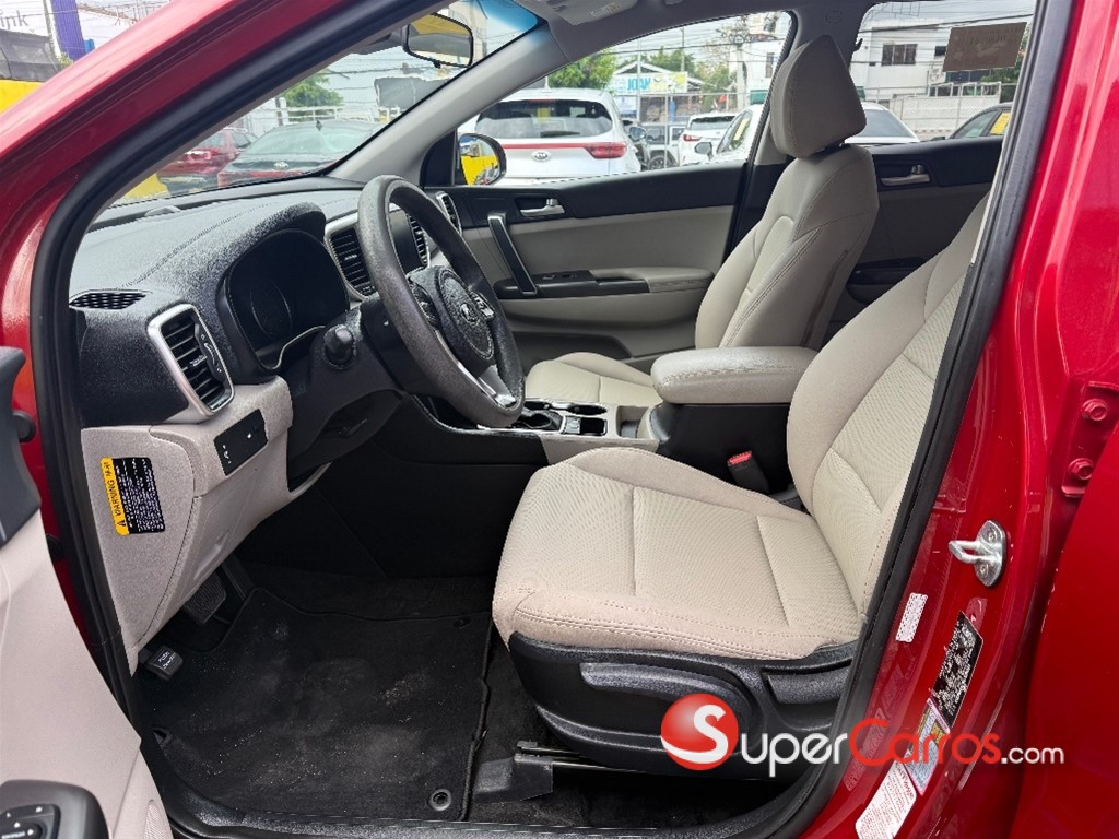 2022 Kia Sportage LX — foto 8 / 10