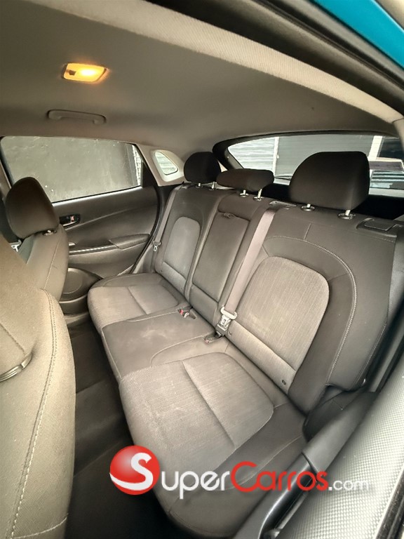 2022 Hyundai KONA SEL — foto 8 / 12