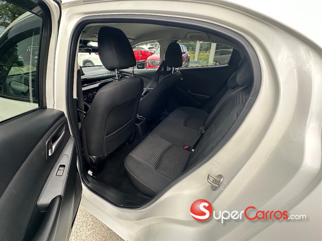 2020 Mazda Demio — foto 5 / 9