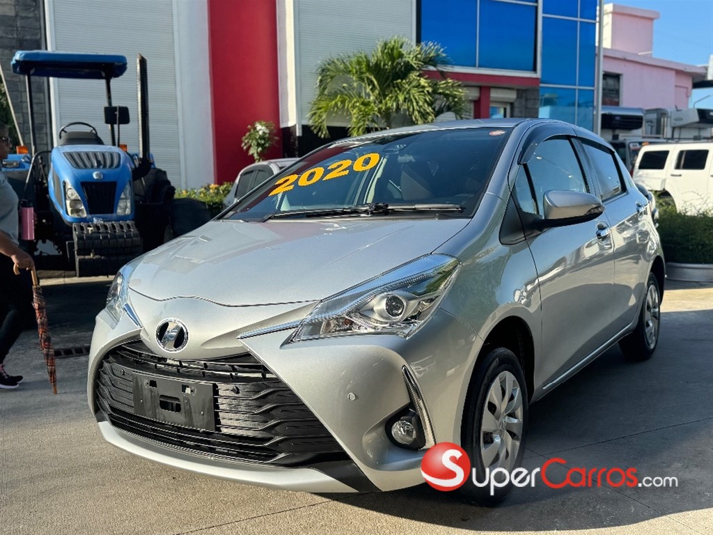 2020 Toyota VITZ — foto 2 / 8