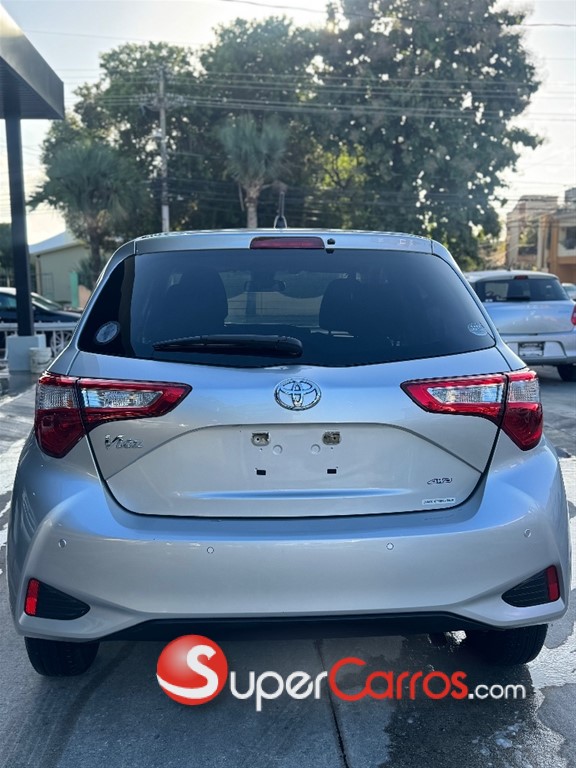 2020 Toyota VITZ — foto 5 / 8
