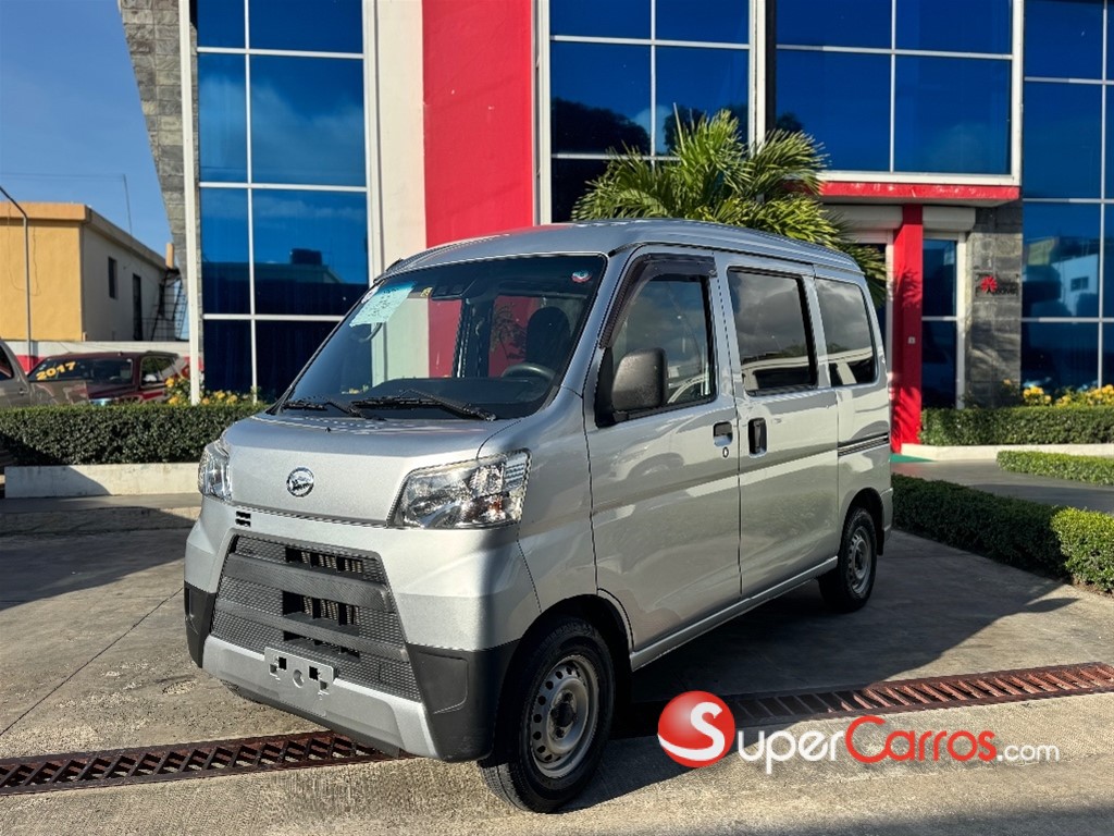 2020 Daihatsu Hijet Minivan — foto 2 / 9