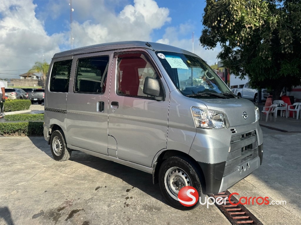2020 Daihatsu Hijet Minivan — foto 3 / 9