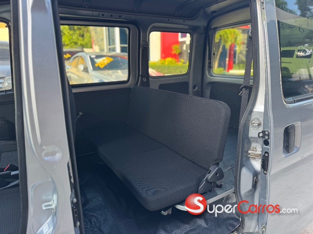 2020 Daihatsu Hijet Minivan — foto 8 / 9