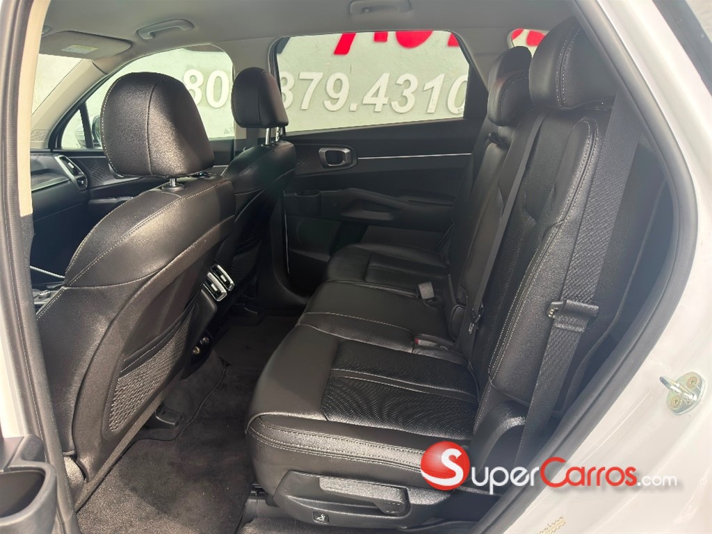 2021 Kia Sorento LX — foto 10 / 12