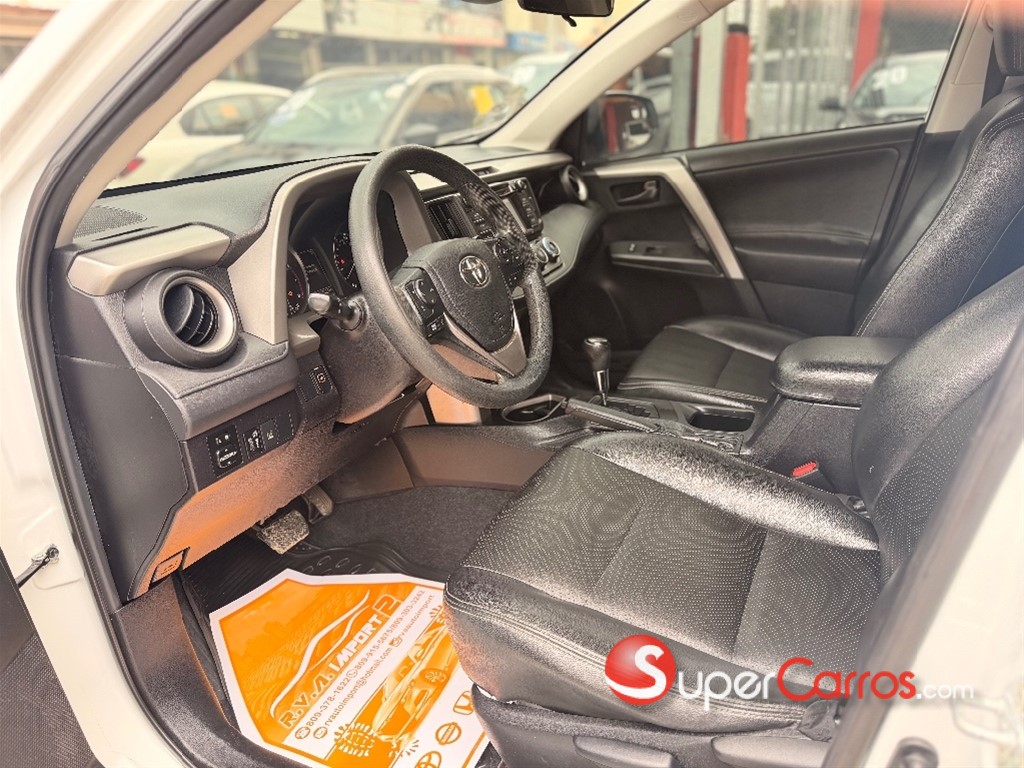 2018 Toyota RAV4 LE — foto 5 / 8