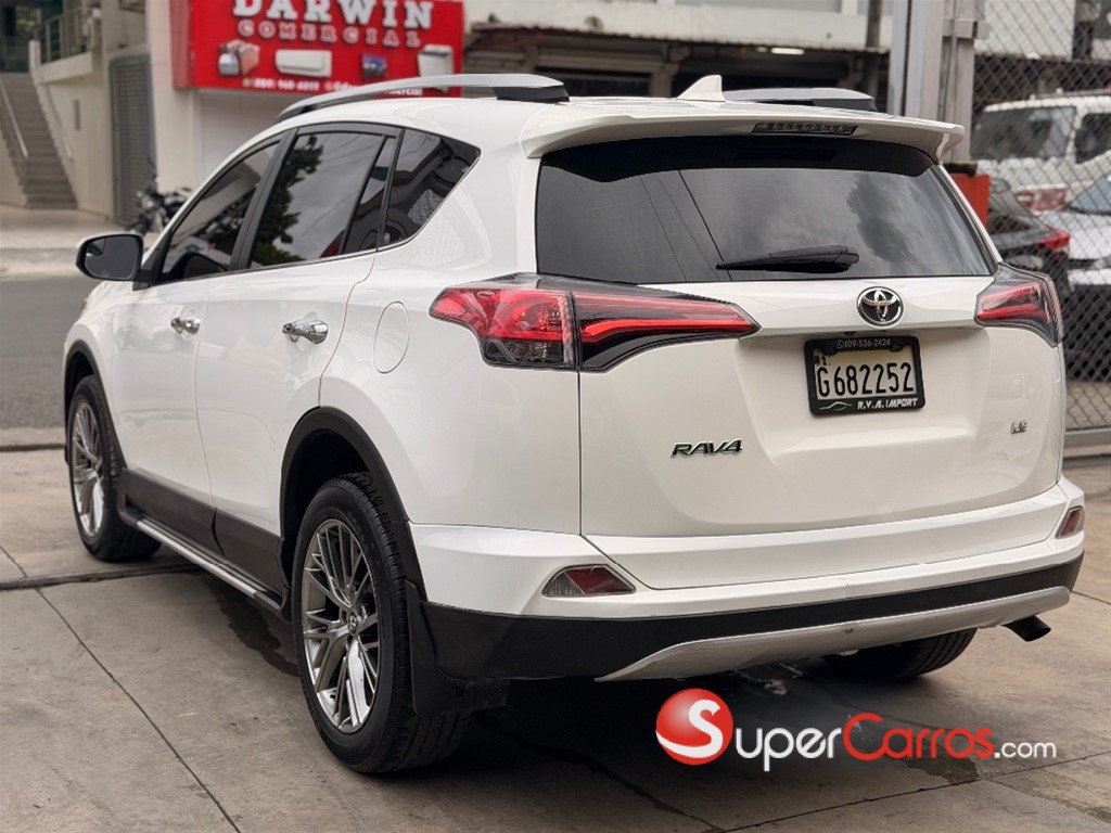 2018 Toyota RAV4 LE — foto 7 / 8