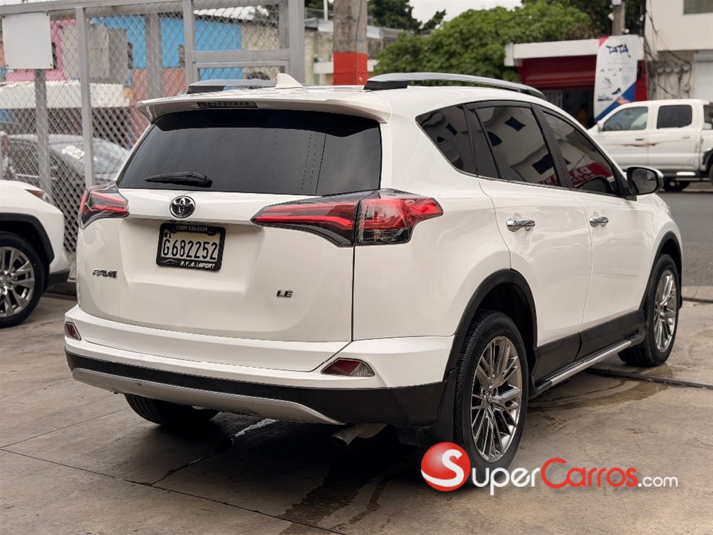 2018 Toyota RAV4 LE — foto 8 / 8