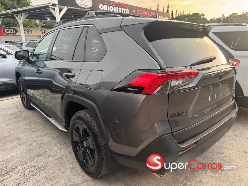 2021 Toyota RAV4 XLE — foto 4 / 9