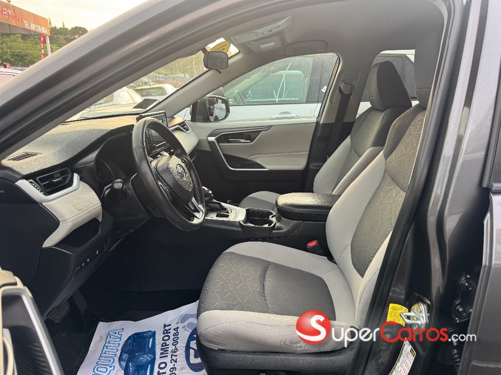 2021 Toyota RAV4 XLE — foto 6 / 9
