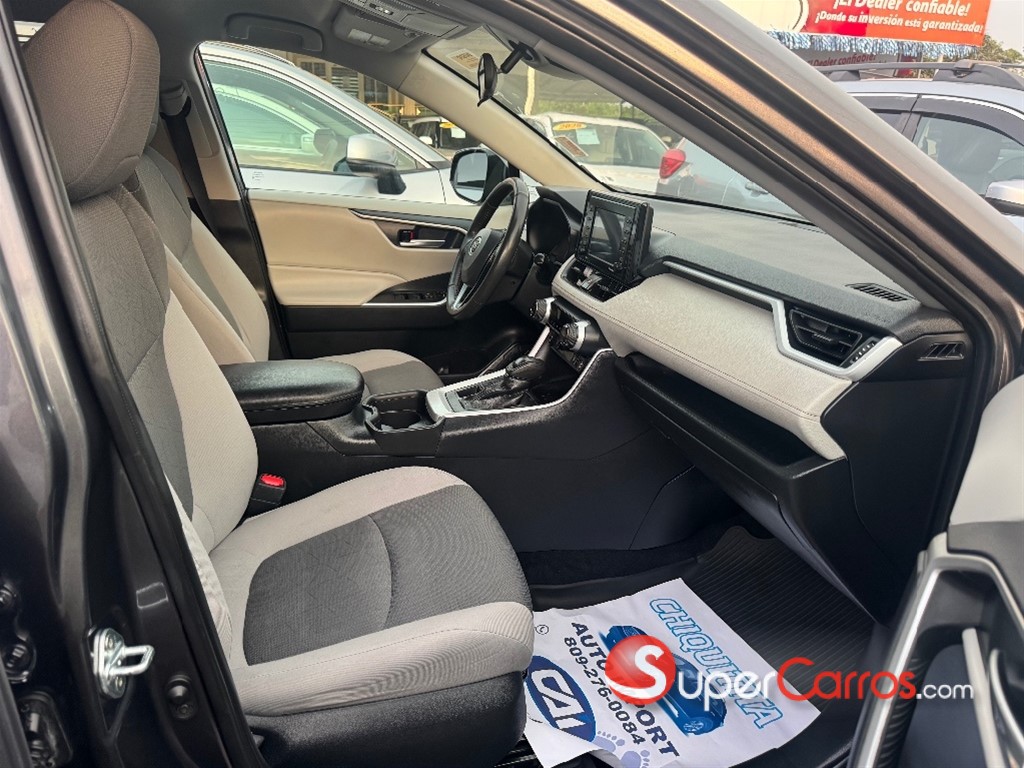 2021 Toyota RAV4 XLE — foto 8 / 9