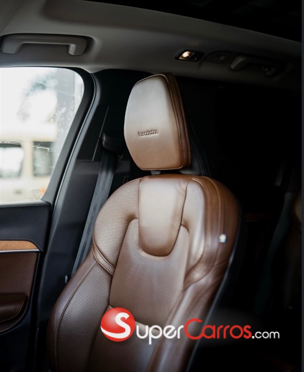 2018 Volvo XC90 Momentum T6 — foto 9 / 11