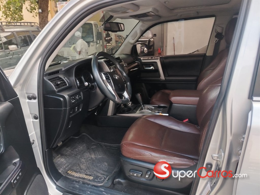 2019 Toyota 4 Runner Limited — foto 4 / 8