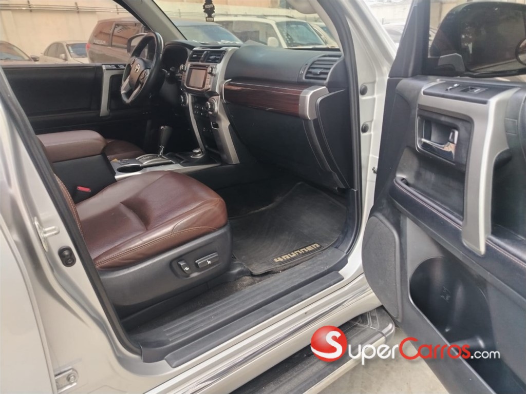 2019 Toyota 4 Runner Limited — foto 7 / 8