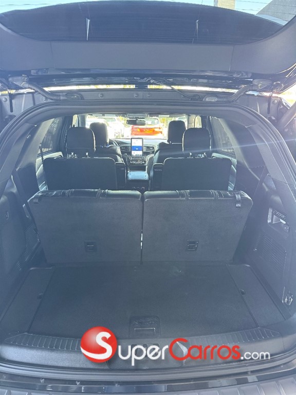 2020 Ford Explorer ST — foto 8 / 11