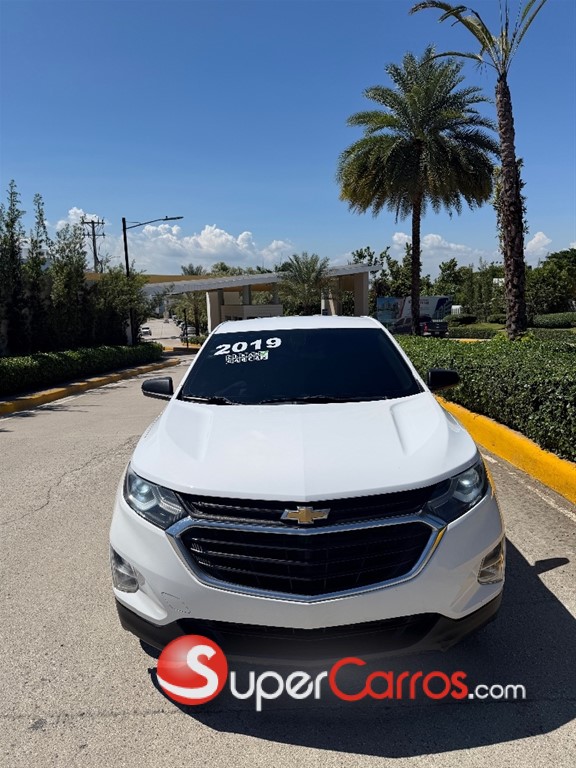 2019 Chevrolet Equinox LS — foto 2 / 9