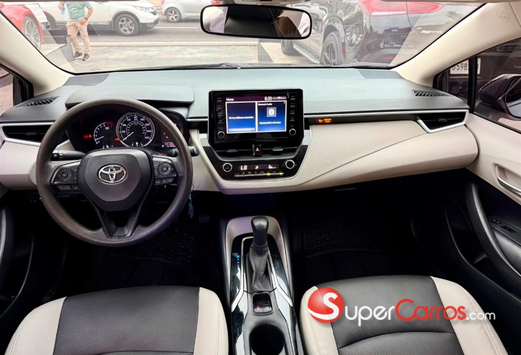 2020 Toyota Corolla LE — foto 8 / 9