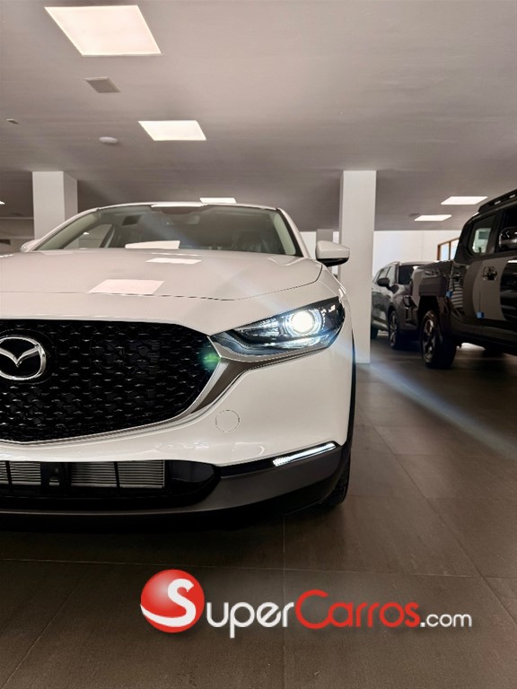 2027 Mazda CX-30 GT — foto 2 / 12