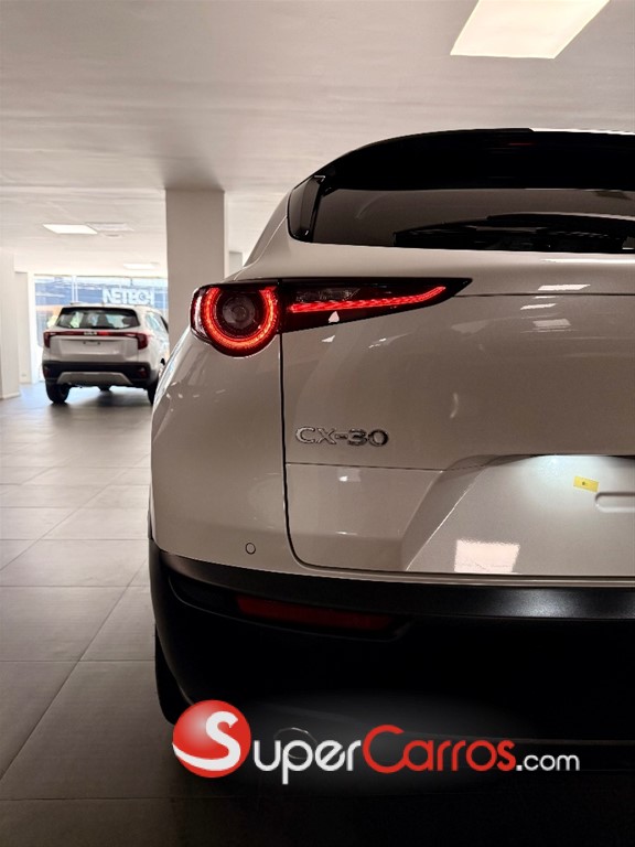 2027 Mazda CX-30 GT — foto 3 / 12