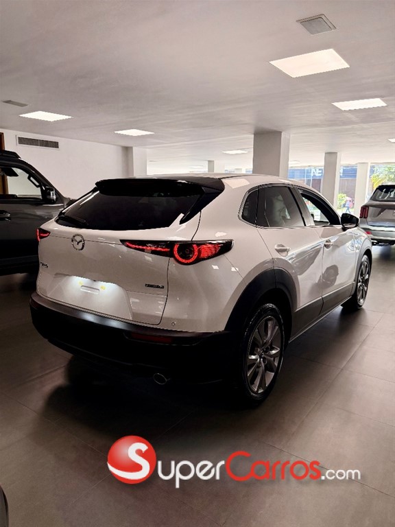 2027 Mazda CX-30 GT — foto 4 / 12