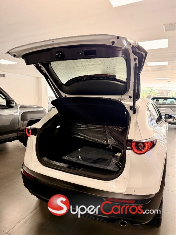 2027 Mazda CX-30 GT — foto 5 / 12