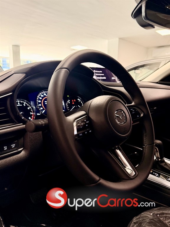 2027 Mazda CX-30 GT — foto 7 / 12