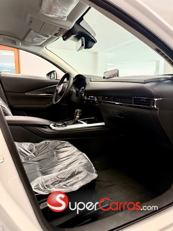 2027 Mazda CX-30 GT — foto 9 / 12