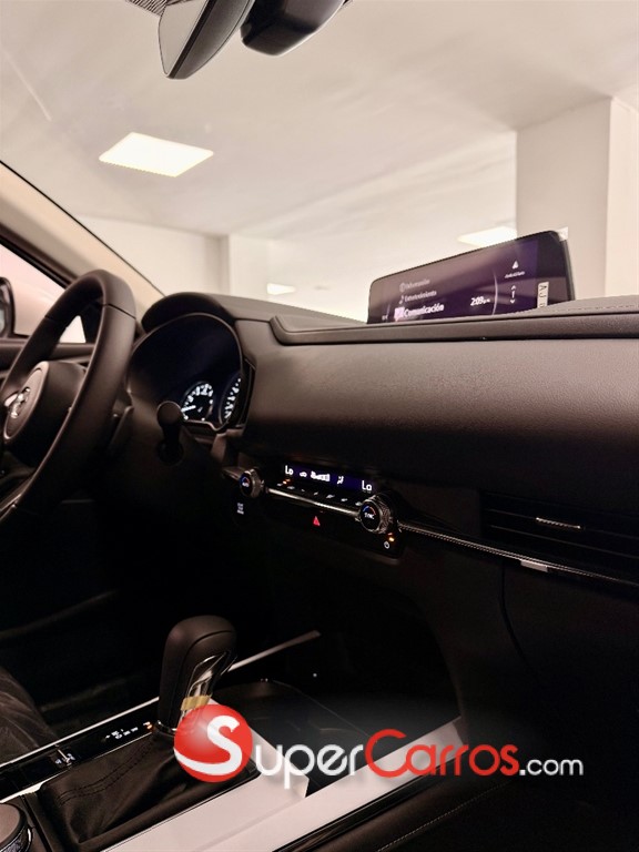 2027 Mazda CX-30 GT — foto 10 / 12