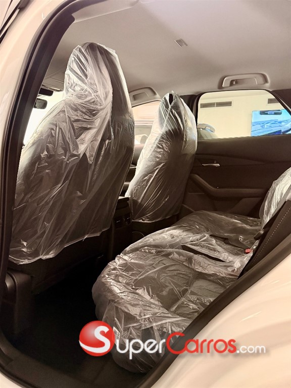 2027 Mazda CX-30 GT — foto 12 / 12