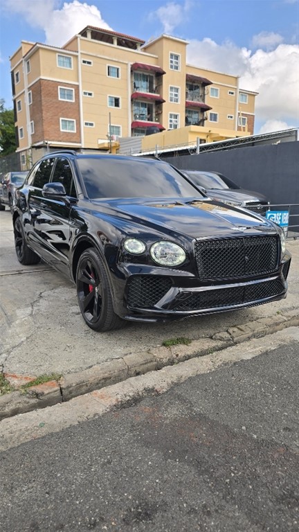 2023 Bentley Bentayga — foto 2 / 12