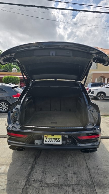 2023 Bentley Bentayga — foto 7 / 12