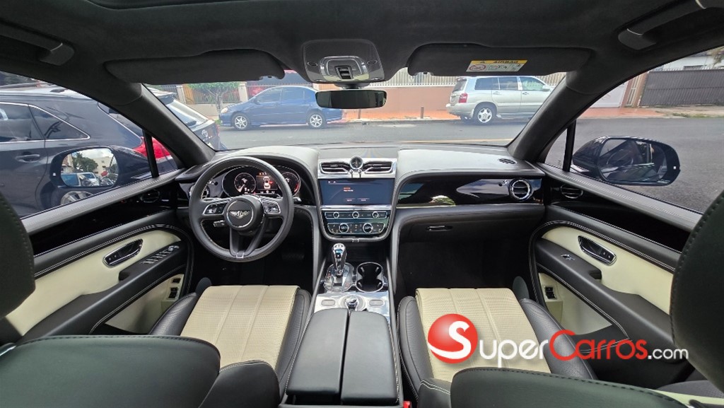 2023 Bentley Bentayga — foto 10 / 12